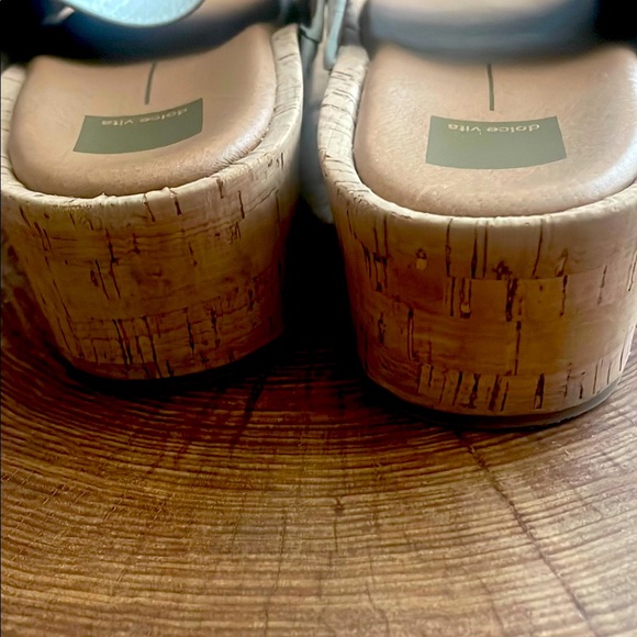 Dolce Vita “Court” White and Tan Croc-Embossed Slide Sandals - Picture 3 of 4